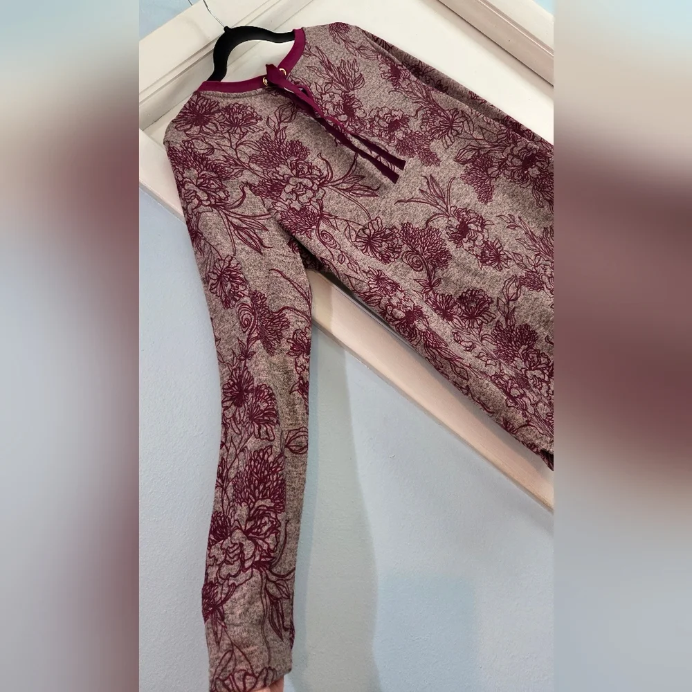 Women's St. John's Bay Pullover Sweater in Gray and Burgundy, Size M - Picture 11 of 14